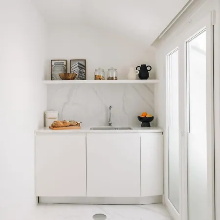 Marley - 1 Bedroom And Parking In Campolide * Lissabon