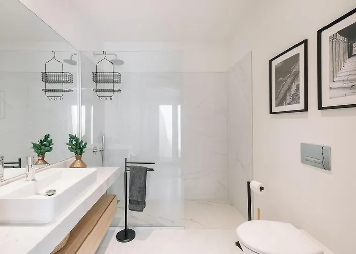 Marley - 1 Bedroom And Parking In Campolide Lissabon
