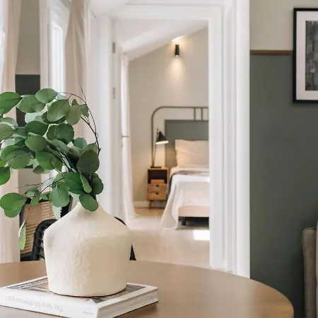 Marley - 1 Bedroom And Parking In Campolide Lägenhet
