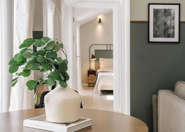 Marley - 1 Bedroom And Parking In Campolide Lägenhet