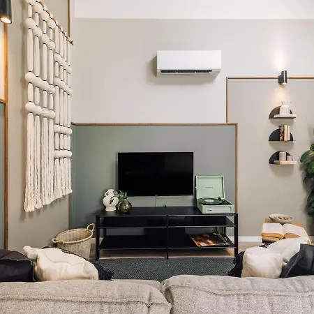 Marley - 1 Bedroom And Parking In Campolide Appartamento Lisbona